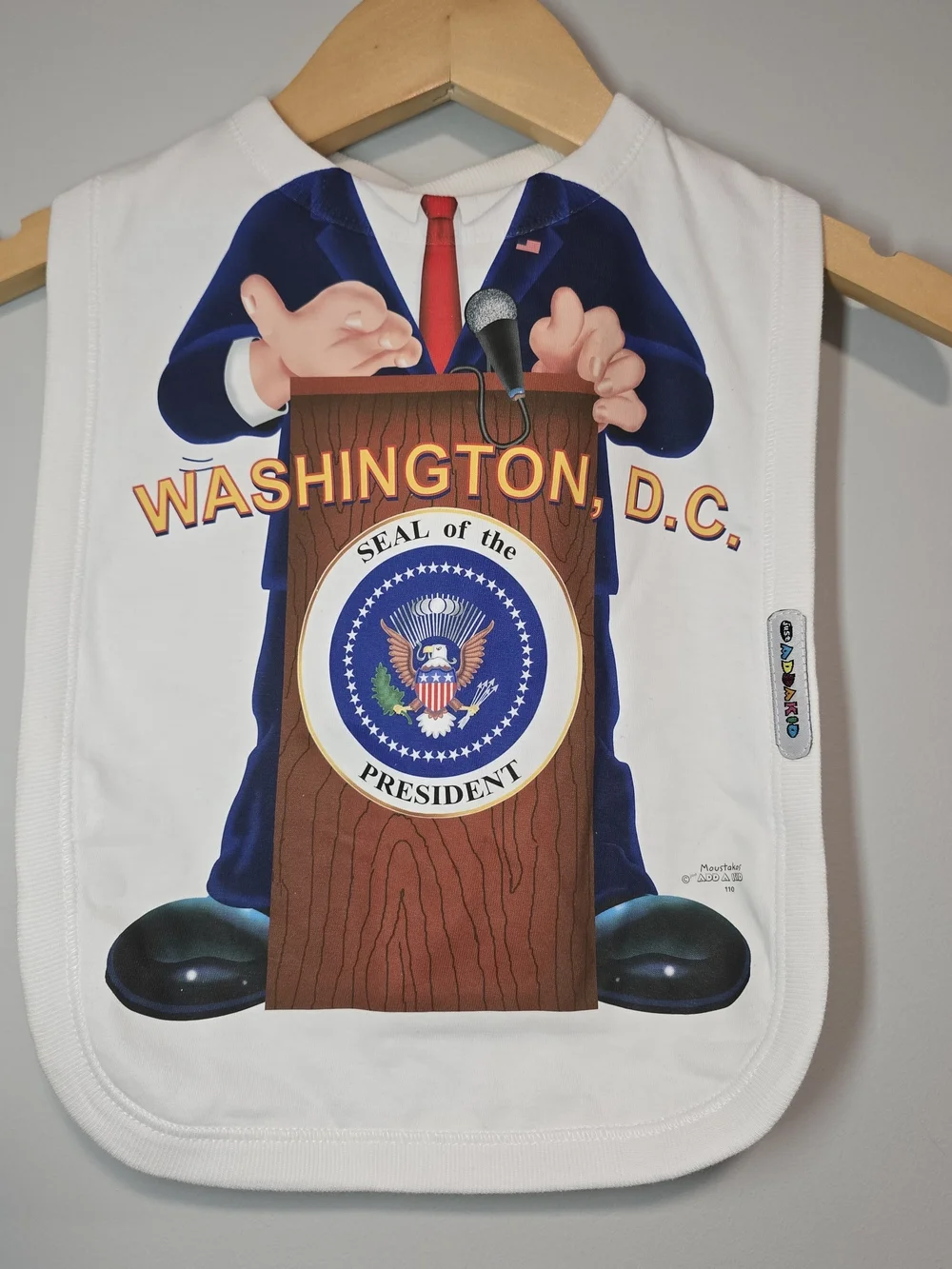 Washington D.C. Presidential Podium Baby Bib NWOT